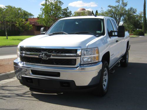 2011 chevrolet silverado 3500 hd lt extended cab pickup 4-door 6.6l diesel 4wd