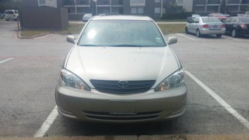 2002 golden toyota camry v6 xle w/ 109,000 miles &amp; clean title &amp; chrome wheels