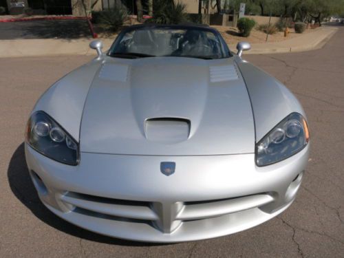 2004 dodge viper srt-10 convertible 2-door 8.3l