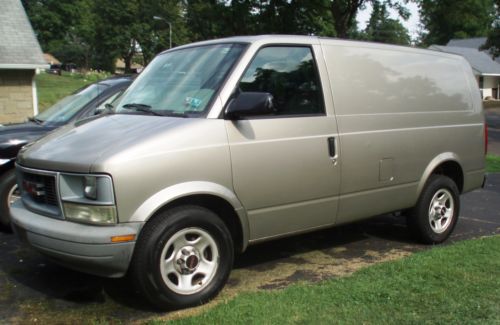 2005 gmc safari cargo van a