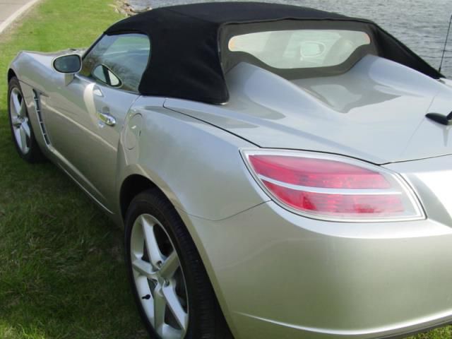 Saturn sky base convertible 2-door