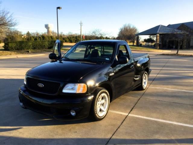 Ford: f-150 svt lightning