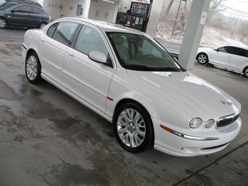 2003 jaguar x-type base sedan 4-door 2.5l-36,000 original miles!! from florida!!