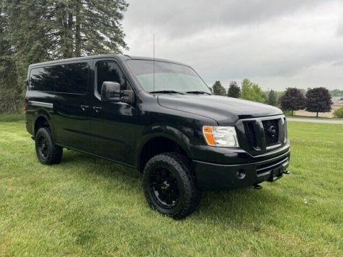 Nissan NV3500 HD SL 12-PASSENGER