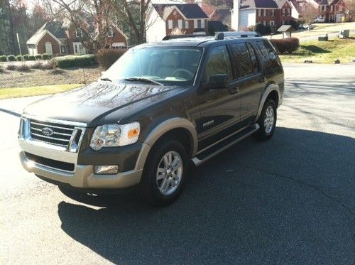 2006 ford explorer eddie bauer, 63k miles, sun roof, towing package, well kept