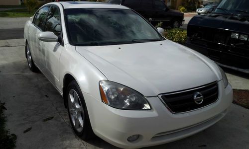 Gotta see this!!!!!near showroom quality 2004 nissan altima se sedan 4-door 3.5l