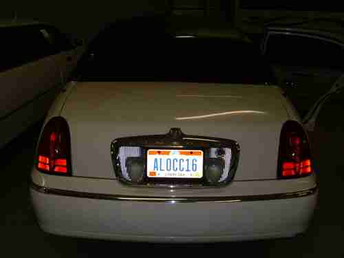 1999 Lincoln Town Tuxedo Limousine 4-Door 4.6L, image 3