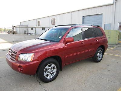 03 2wd suv red gray cloth clean carfax serviced 5 pass one owner 4 cyl cd/cass