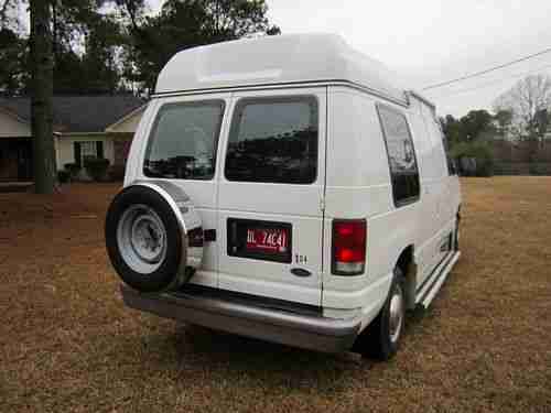 1999 Ford E-250 Econoline XL HANDICAPPED VAN WITH LIFT, image 4