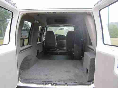 1999 Ford E-250 Econoline XL HANDICAPPED VAN WITH LIFT, image 5