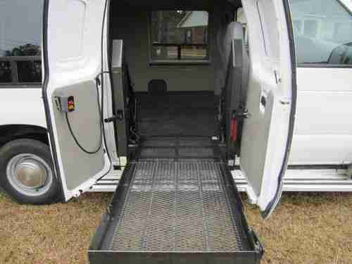 1999 Ford E-250 Econoline XL HANDICAPPED VAN WITH LIFT, image 9