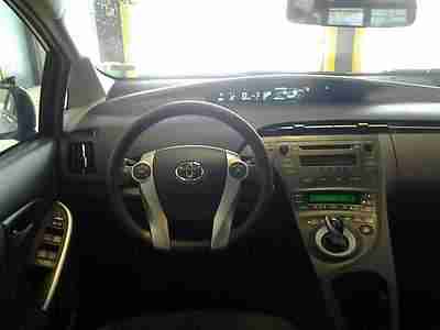 Economical Gas Milage Certified Low miles Hatchback, image 12