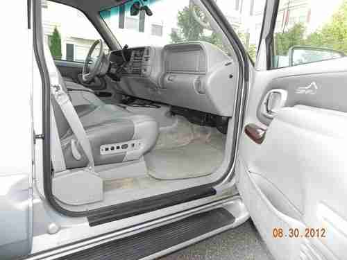 2000 GMC YUKON DENALI. 4x4 AWD One owner. Private Sale. Great Truck. NO RESERVE, image 10