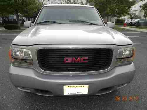 2000 GMC YUKON DENALI. 4x4 AWD One owner. Private Sale. Great Truck. NO RESERVE, image 11