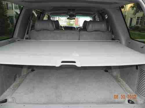 2000 GMC YUKON DENALI. 4x4 AWD One owner. Private Sale. Great Truck. NO RESERVE, image 13