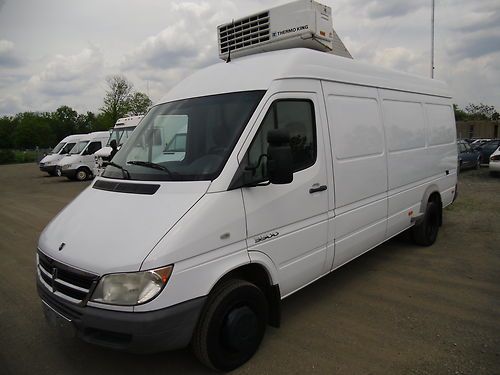 2005 dodge sprinter 3500 158" w/b reefer clean carfax