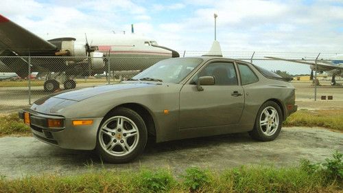 Porsche 944  1987