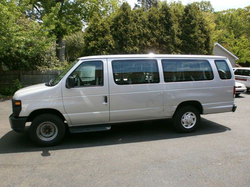 2009 ford e350 super duty 15 passenger van