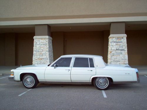 Classic 1985 cadillac fleetwood brougham sedan! low mileage! price reduced!