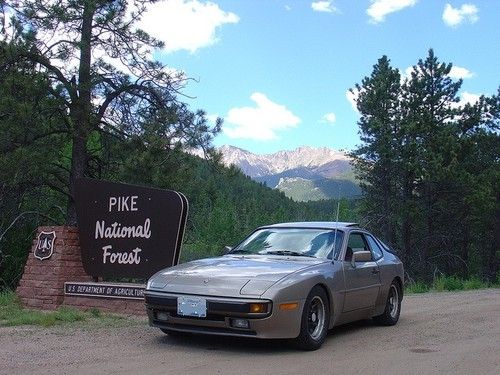 1984 porsche 944 base coupe 2-door 2.5l