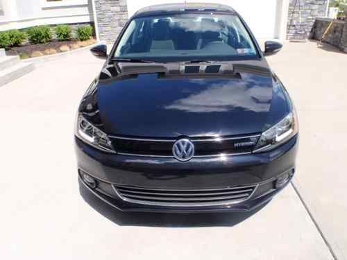 2013 volkswagen jetta hybrid only 490 miles gas/electric 48 mpg