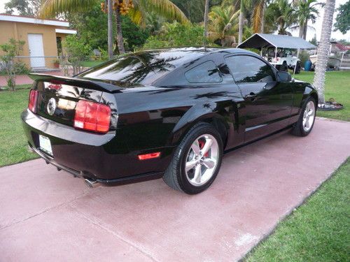 2007 ford mustang gt coupe 2-door 4.6l