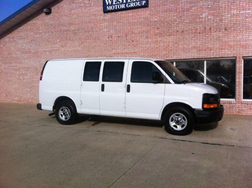 Delivery available - 2007 gmc savana 1500 awd cargo van all wheel drive