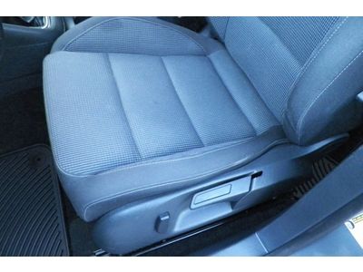 VW GOLF TDI 1 OWNER GEOGIA OWNED STILL UNDER WARRANTY ONLY 21K MILES NO RESERVE, image 35