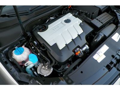 VW GOLF TDI 1 OWNER GEOGIA OWNED STILL UNDER WARRANTY ONLY 21K MILES NO RESERVE, image 89