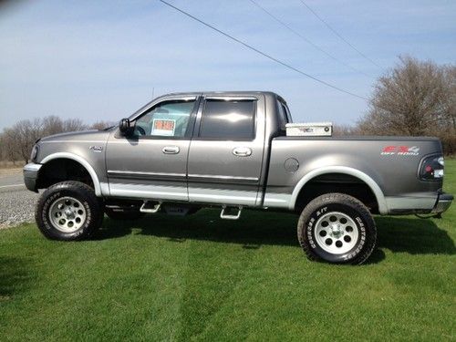 2002 ford f-150 lariat crew cab pickup 4-door 5.4l