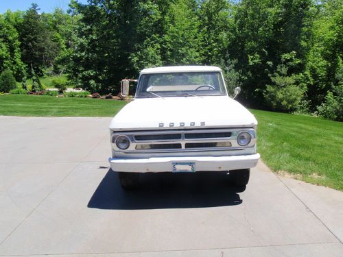 Dodge power wagon w200