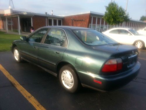 1996 honda accord dx sedan 4-door 2.2l