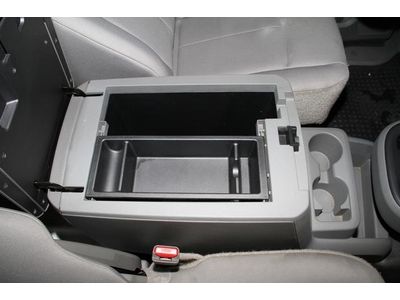 4.0L CD RWD Cargo Van Low Miles White, image 17