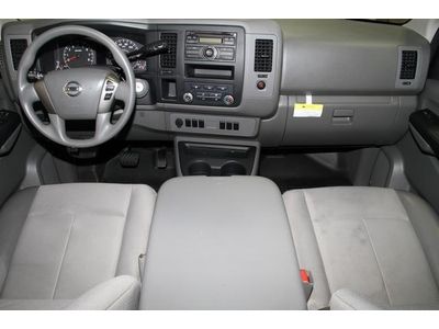 4.0L CD RWD Cargo Van Low Miles White, image 19