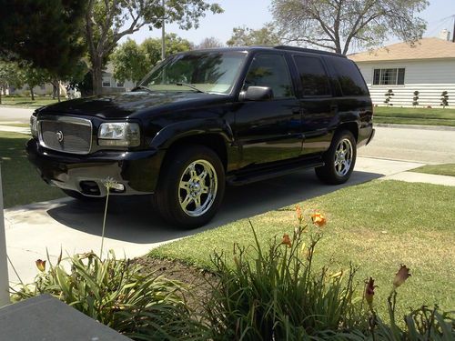 2000 cadillac escalade, 76k miles, supercharged vortec 5.7l v8, push button 4x4,