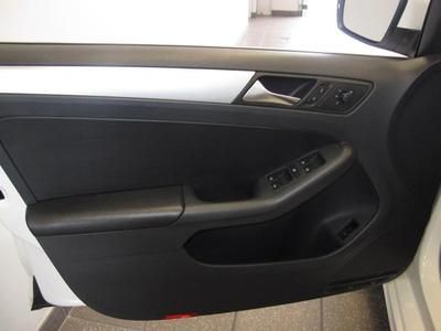 4dr Manual S 2.5L NAV CD Power Windows Power Door Locks Tilt Wheel AM/FM Stereo, image 11
