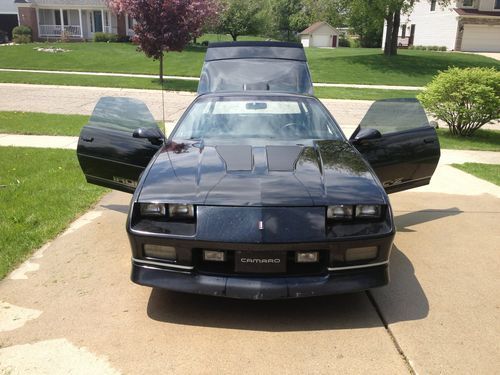 1986 Chevrolet Camaro Z28 Iroc-Z Coupe 2-Door 5.0L, image 3