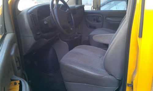 2001 gmc savana 3500 base cutaway van 2-door 5.7l