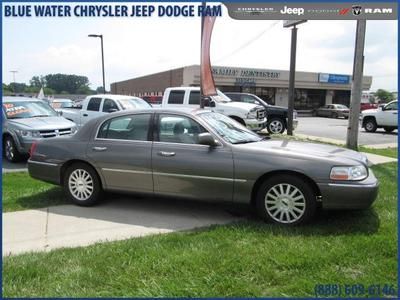 No Reserve,  new car trade in, super clean, runs & drives like a Lincoln should!, image 2