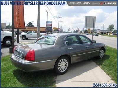 No Reserve,  new car trade in, super clean, runs & drives like a Lincoln should!, image 4