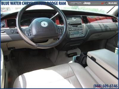 No Reserve,  new car trade in, super clean, runs & drives like a Lincoln should!, image 6