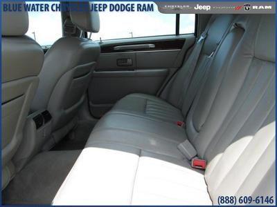 No Reserve,  new car trade in, super clean, runs & drives like a Lincoln should!, image 8