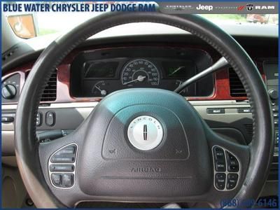 No Reserve,  new car trade in, super clean, runs & drives like a Lincoln should!, image 10