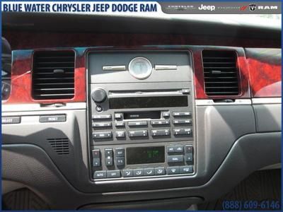 No Reserve,  new car trade in, super clean, runs & drives like a Lincoln should!, image 11