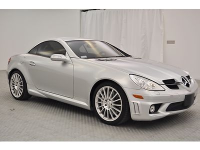 SLK 55 AMG WITH NAVIGATION / HEATED SEATS / CLEAN CARFAX - NO RESERVE, image 2