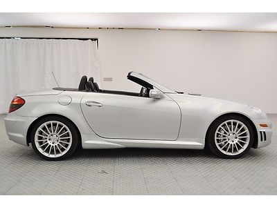 SLK 55 AMG WITH NAVIGATION / HEATED SEATS / CLEAN CARFAX - NO RESERVE, image 9