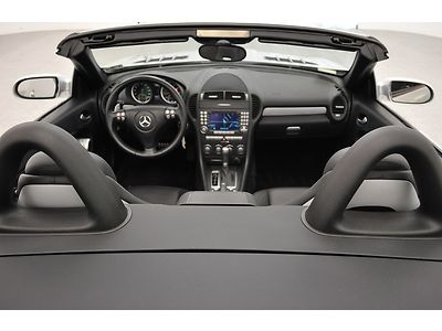 SLK 55 AMG WITH NAVIGATION / HEATED SEATS / CLEAN CARFAX - NO RESERVE, image 13