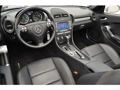 SLK 55 AMG WITH NAVIGATION / HEATED SEATS / CLEAN CARFAX - NO RESERVE, image 14