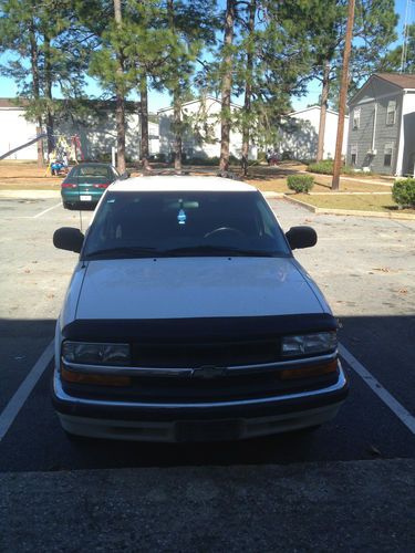 2001 chevrolet blazer ls sport utility 2-door 4.3l