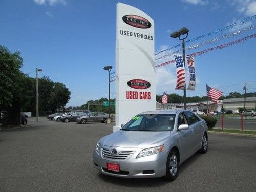 2009 toyota 4dr sdn i4 auto le